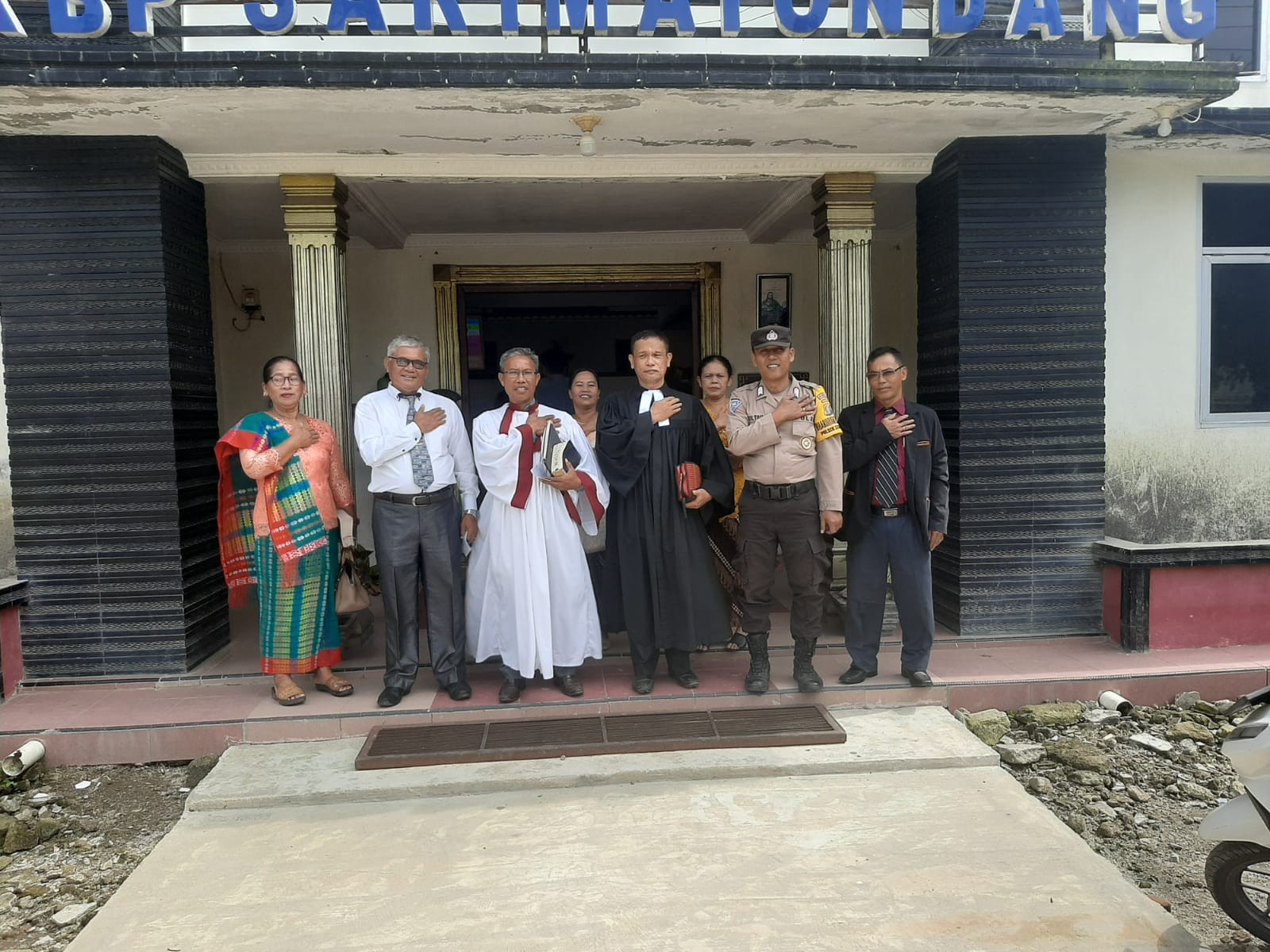 Polsek Sidamanik Lakukan Patroli dan Pengamanan Ibadah Minggu di Gereja HKBP Sarimatondang