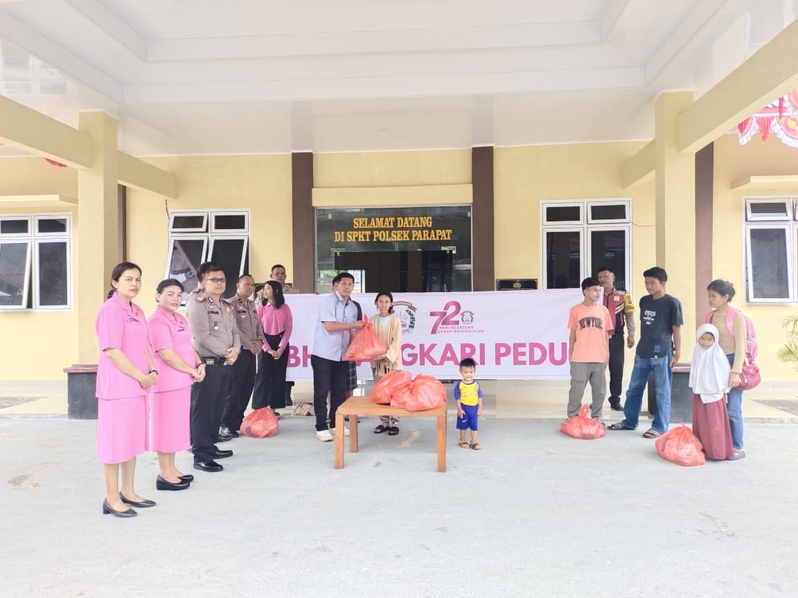 Polsek Parapat Berikan Bansos kepada Anak Yatim Peringati Hari Bhayangkara ke-78