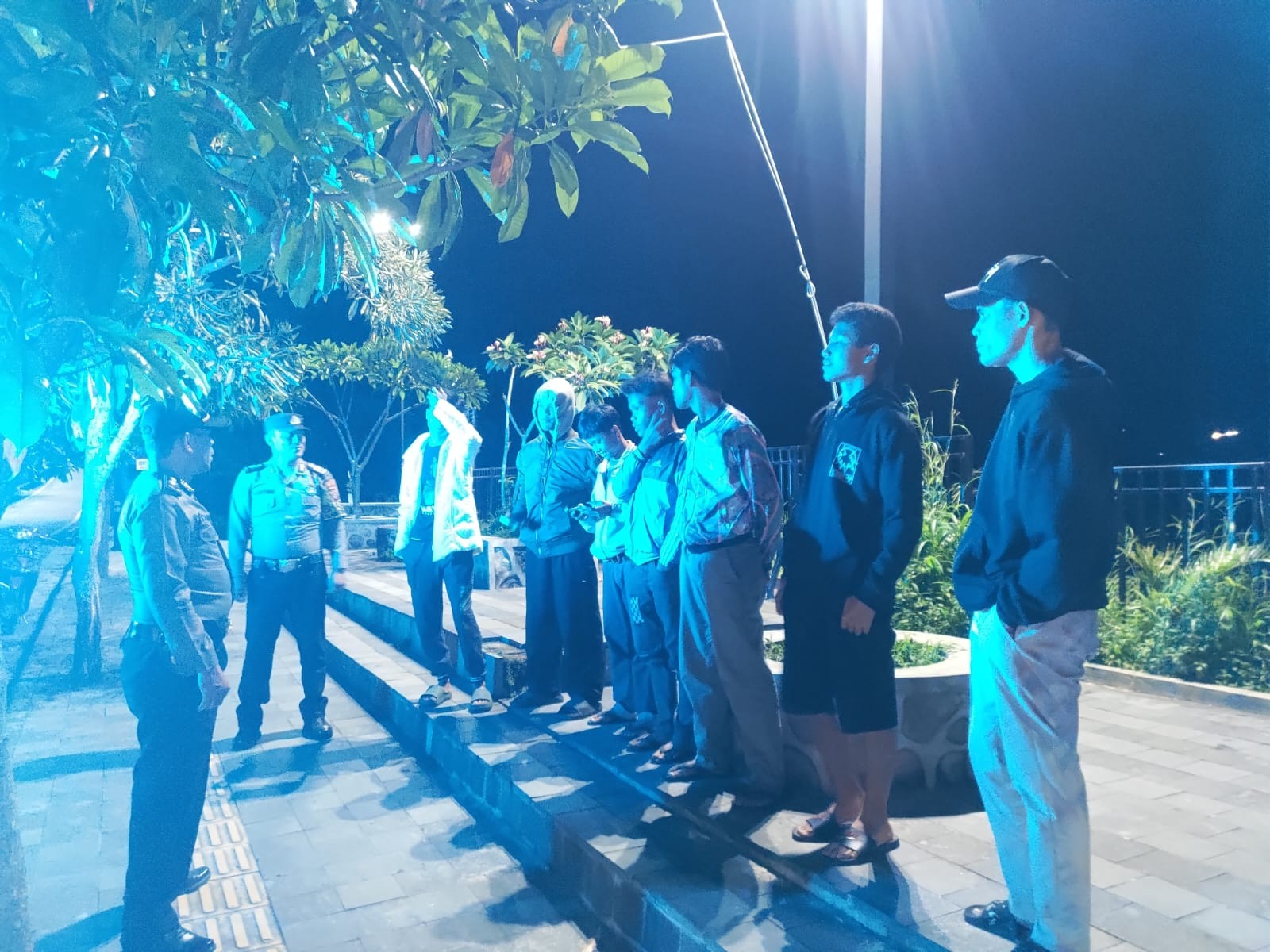 Polsek Parapat Resor Simalungun Gelar Blue Light Patrol untuk Antisipasi Kejahatan dan Balap Liar