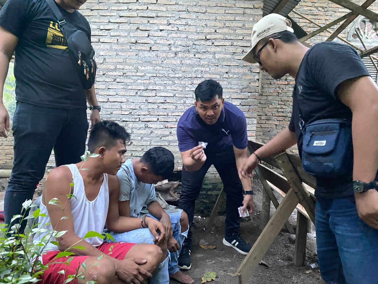 Grebek Kampung Narkoba Polres Simalungun Berhasil Tangkap Dua Tersangka Bersama 2.65 gram Sabu