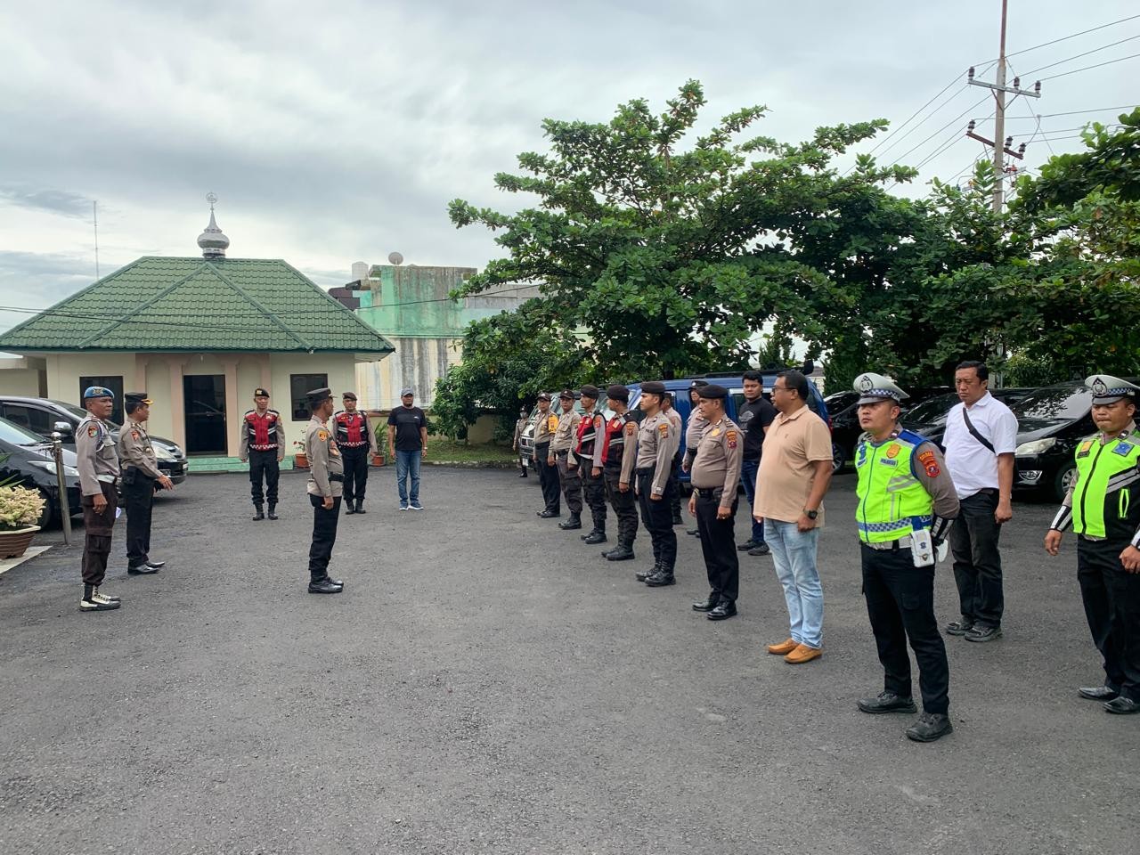 Polres Simalungun Amankan Aksi Unjuk Rasa Aliansi Gerakan Masyarakat Tutup TPL di Kantor Pengadilan