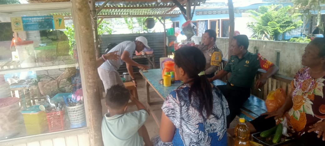 Polsek Perdagangan Gelar Patroli Dialogis, Sampaikan Pesan Kamtibmas di Warung Kopi