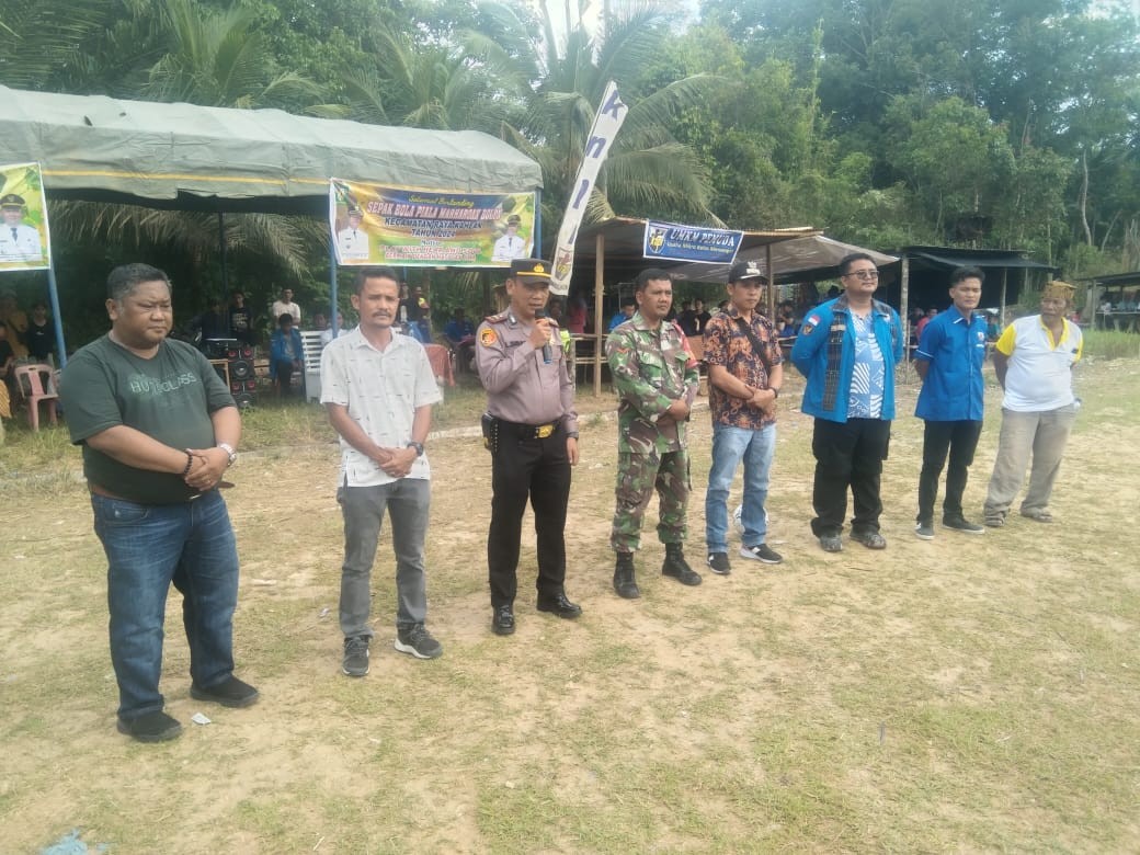 Pengamanan Pertandingan Sepak Bola KNPI CUP Kec Raya Kahean Berlangsung Lancar di Lapangan Merdeka S