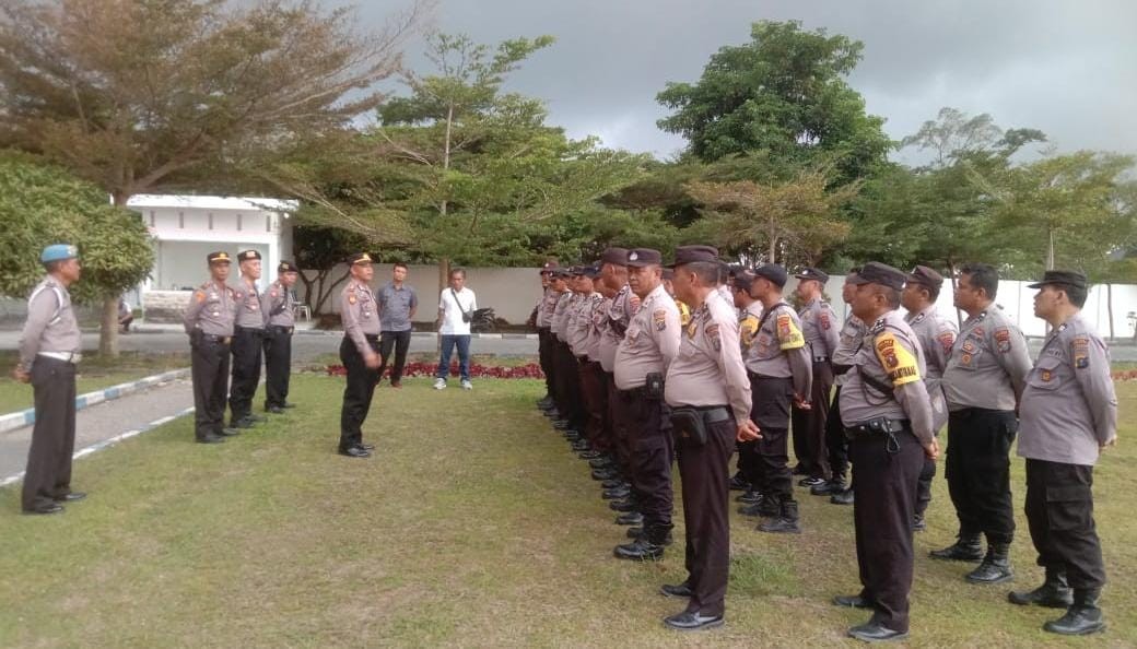 Polsek Raya Amankan Aksi Unjuk Rasa dan Sidang Terdakwa di Kantor Bupati Simalungun