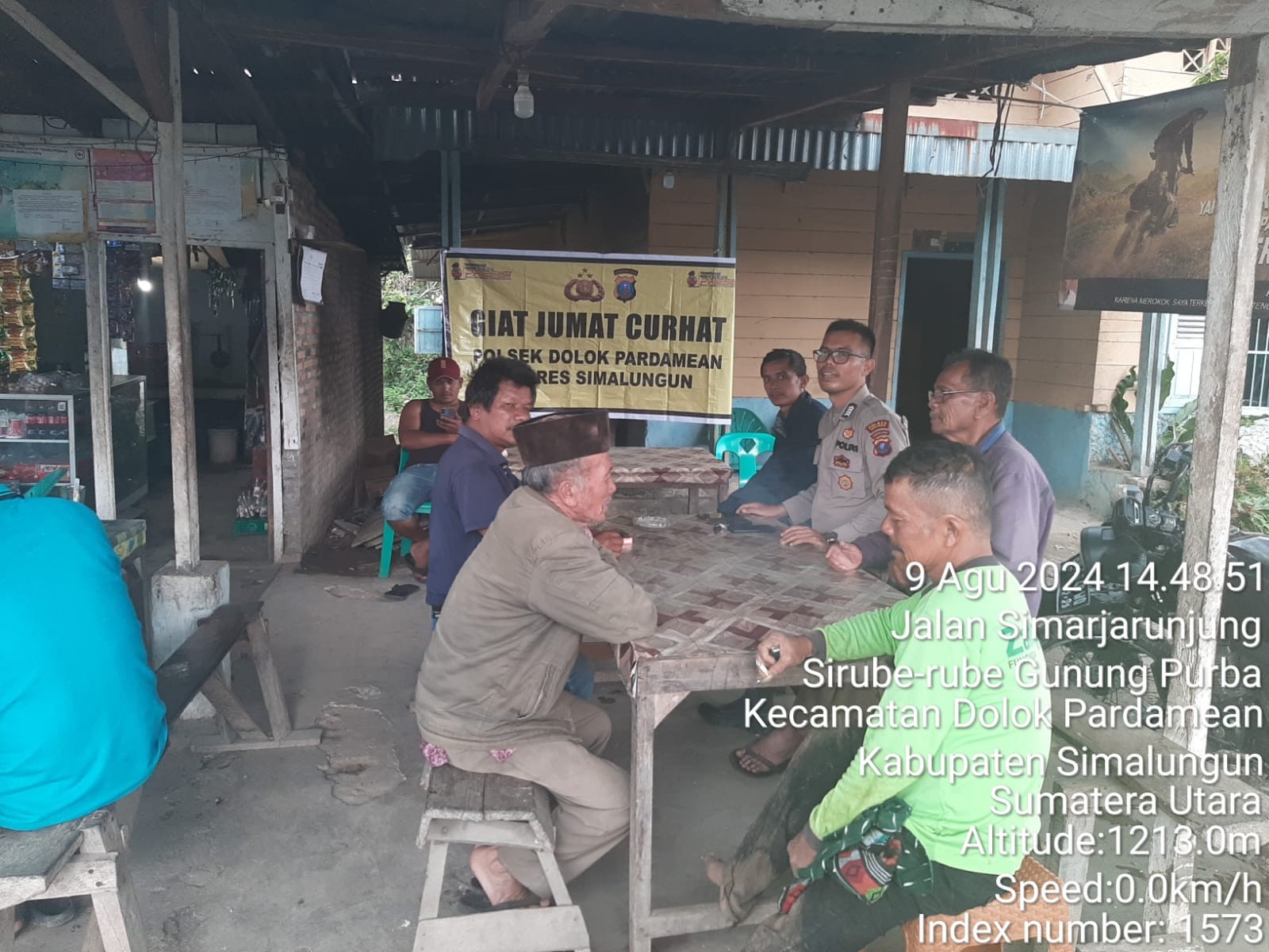 Bhabinkamtibmas Polsek Dolok Pardamean Sampaikan Pesan Kamtibmas