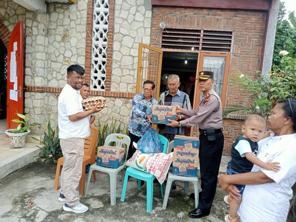 Kapolsek Tanah Jawa Gelar \"Minggu Kasih\" di Gereja Santo Yosep Balimbing