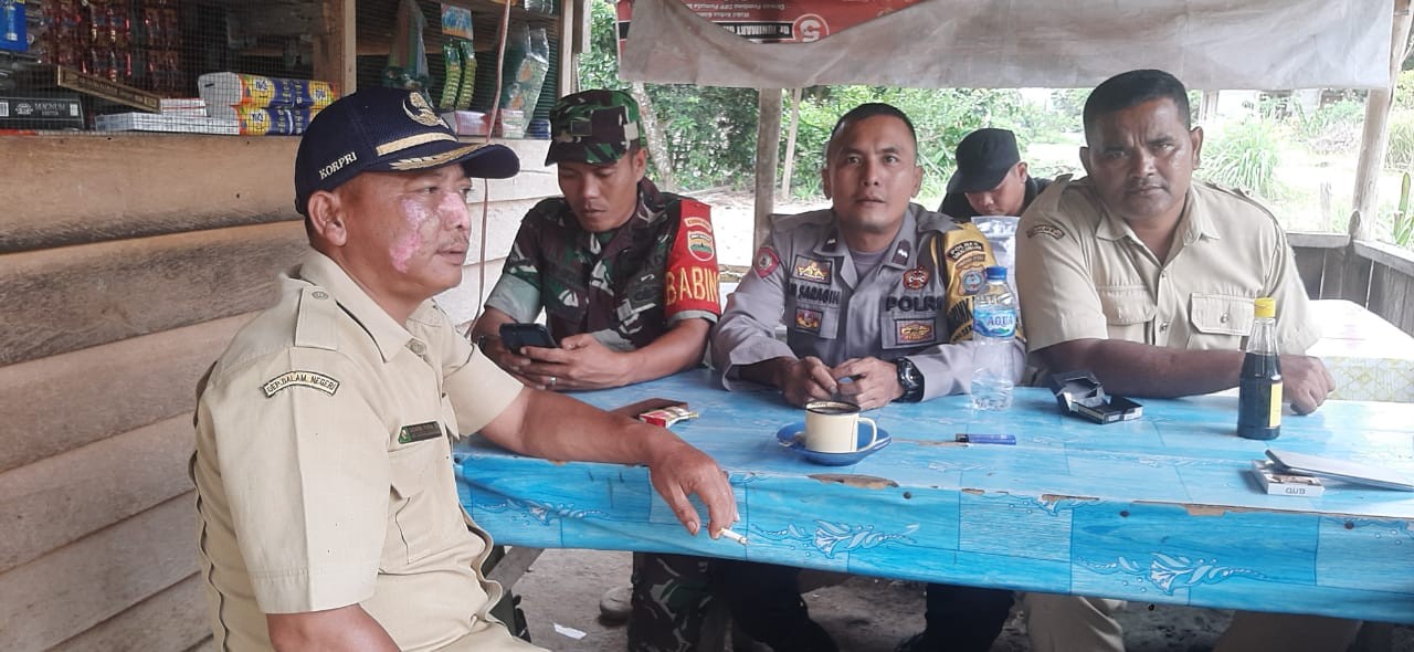 Patroli dan Sambang Dialogis, Bhabinkamtibmas dan Babinsa Jalin Komunikasi