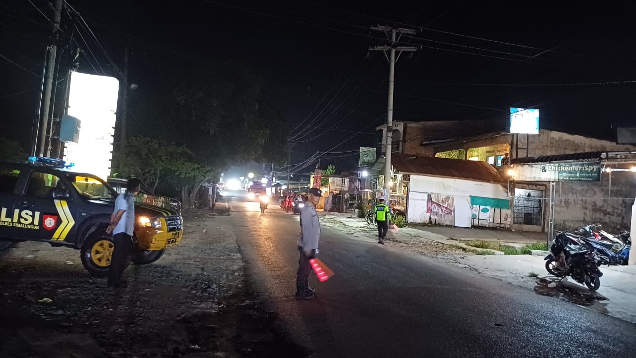 Polsek Tanah Jawa Lakukan Blue Light Patrol, Antisipasi Balap Liar dan Gangguan Kamtibmas Berjalan L