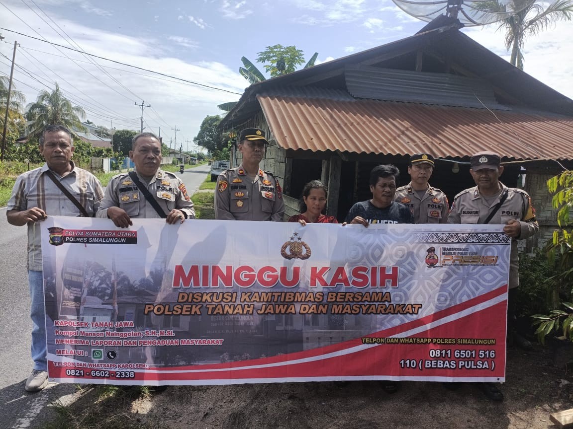 Kapolsek Tanah Jawa Gelar \"Minggu Kasih\" dan Bagikan Sembako kepada Warga Kurang Mampu di Huta IV 