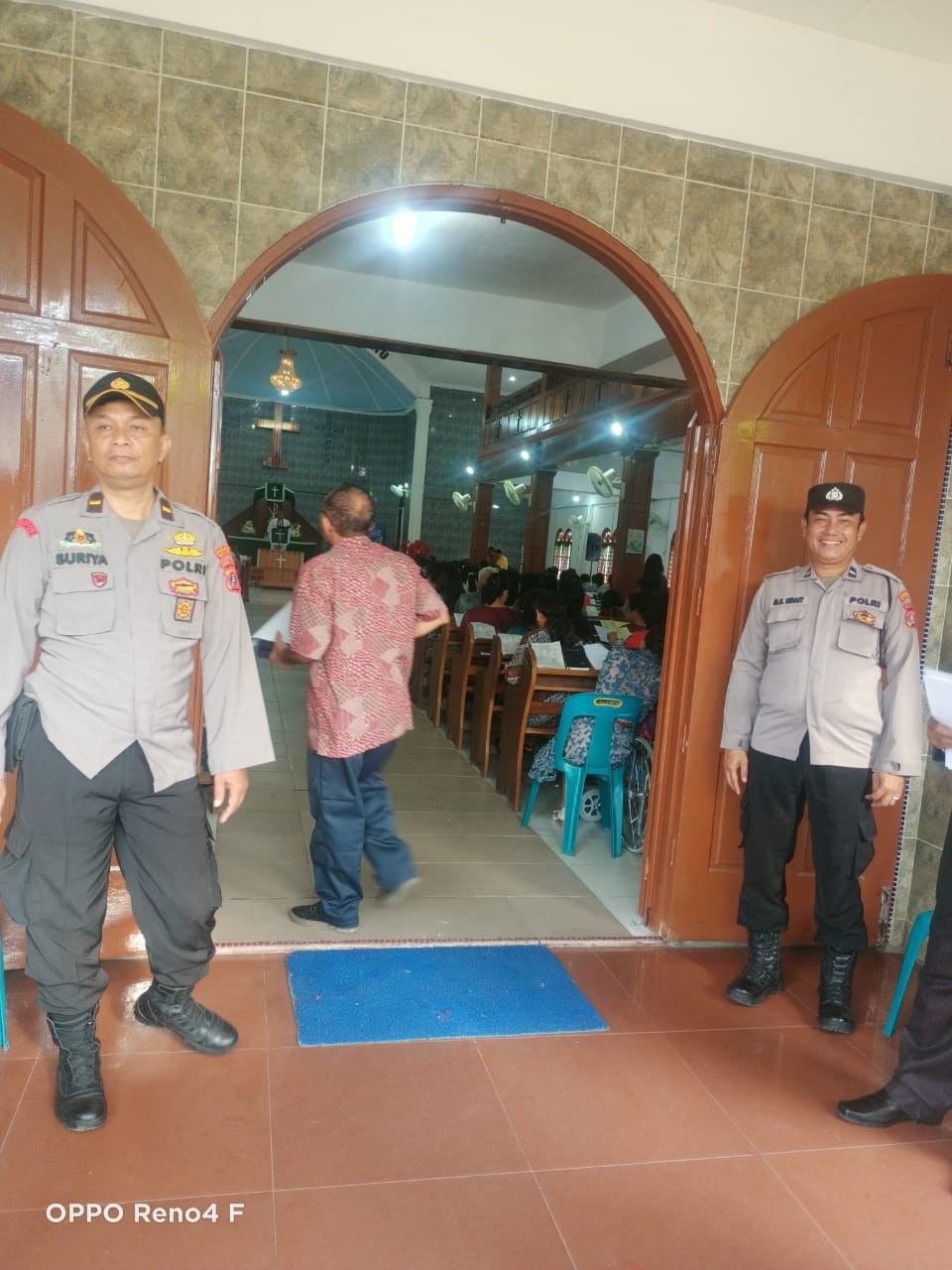 Polsek Bangun Laksanakan Minggu Kasih dan Pengamanan Ibadah Gereja HKBP, Sampaikan Pesan Pemilu Dama