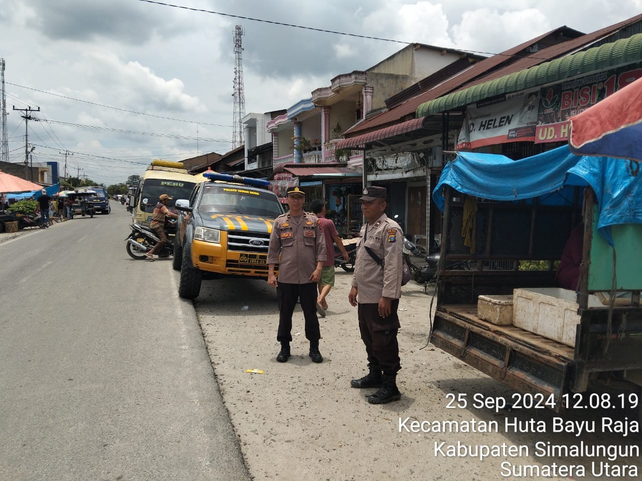 Polsek Tanah Jawa Lakukan Patroli Dialogis di Pekan Hutabayu Jelang Pemilukada 2024