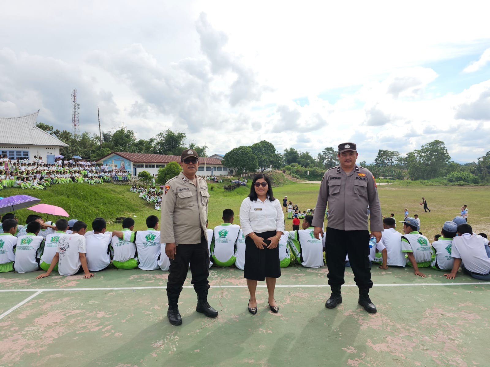 Polsek Raya Amankan Kegiatan Olahraga Bersama SMA Swasta GKPS 1 Raya dan Navigator College Australia