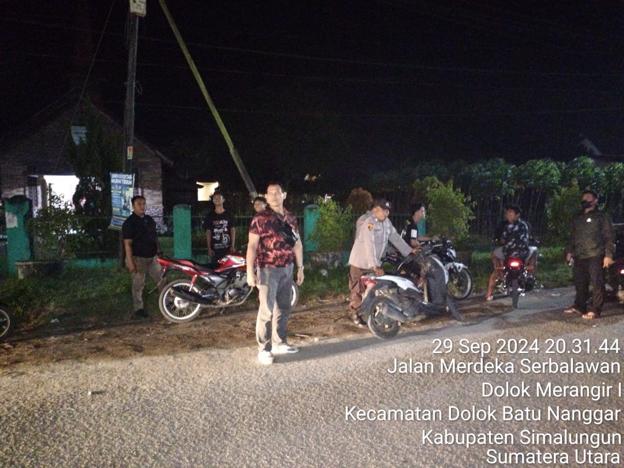 Polsek Serbalawan Patroli Malam Antisipasi Geng Motor dan  3C di  Jalan Perintis Kemerdekaan