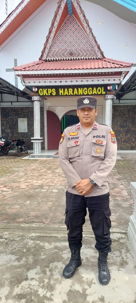 Polsek Purba Amankan Ibadah Minggu di Gereja GKPS Haranggaol, Jaga Kondusifitas Jelang Pilkada