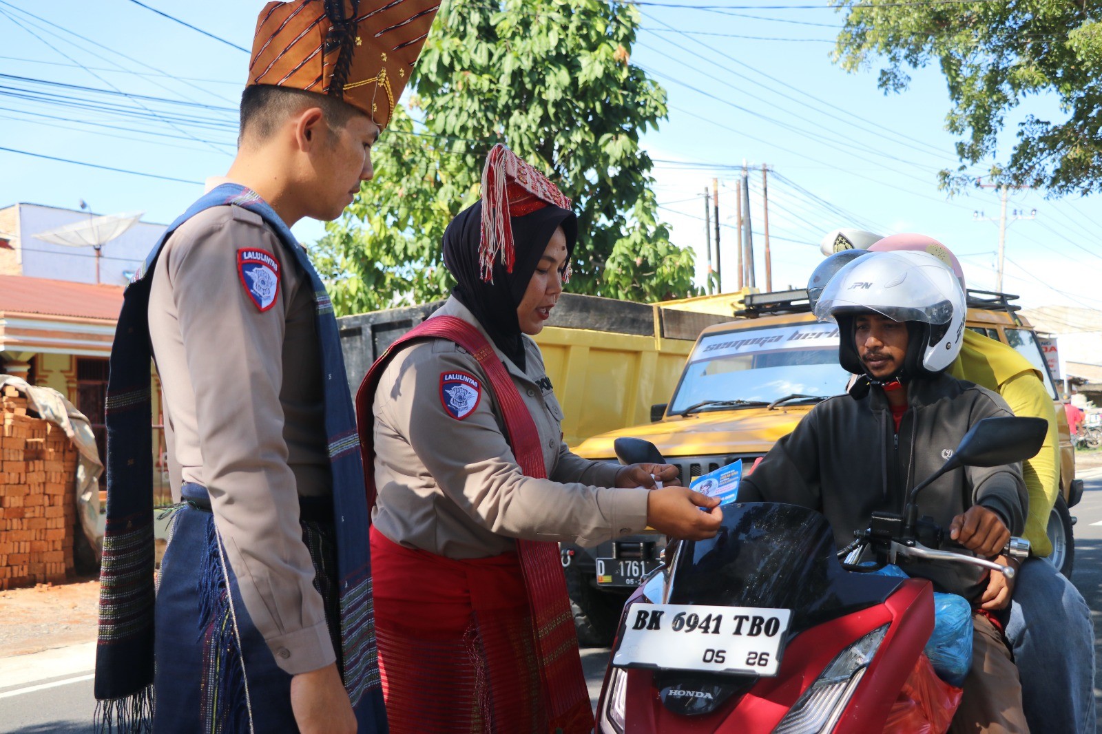 Satlantas Polres Simalungun Sosialisasikan Ops Zebra Toba 2024 dengan Sentuhan Budaya