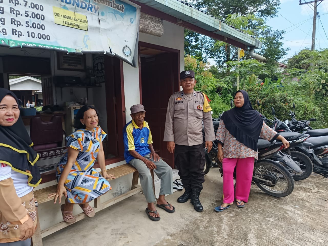 Bhabinkamtibmas Polsek Serbalawan Sambangi Warga, Jalin Sinergi Jaga Kamtibmas