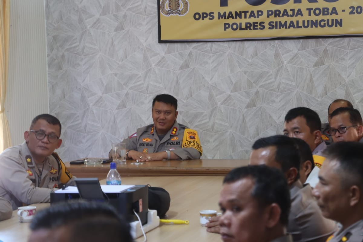 Polres Simalungun Ikuti Anev Pantau Situasi Kamtibmas Pasca Pelantikan Presiden dan Wakil Presiden S