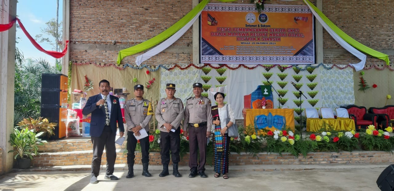 Kapolsek Silau Kahean Hadiri Minggu Kasih dan Pesta Pembangunan Gereja GKPS Dolok Marawa