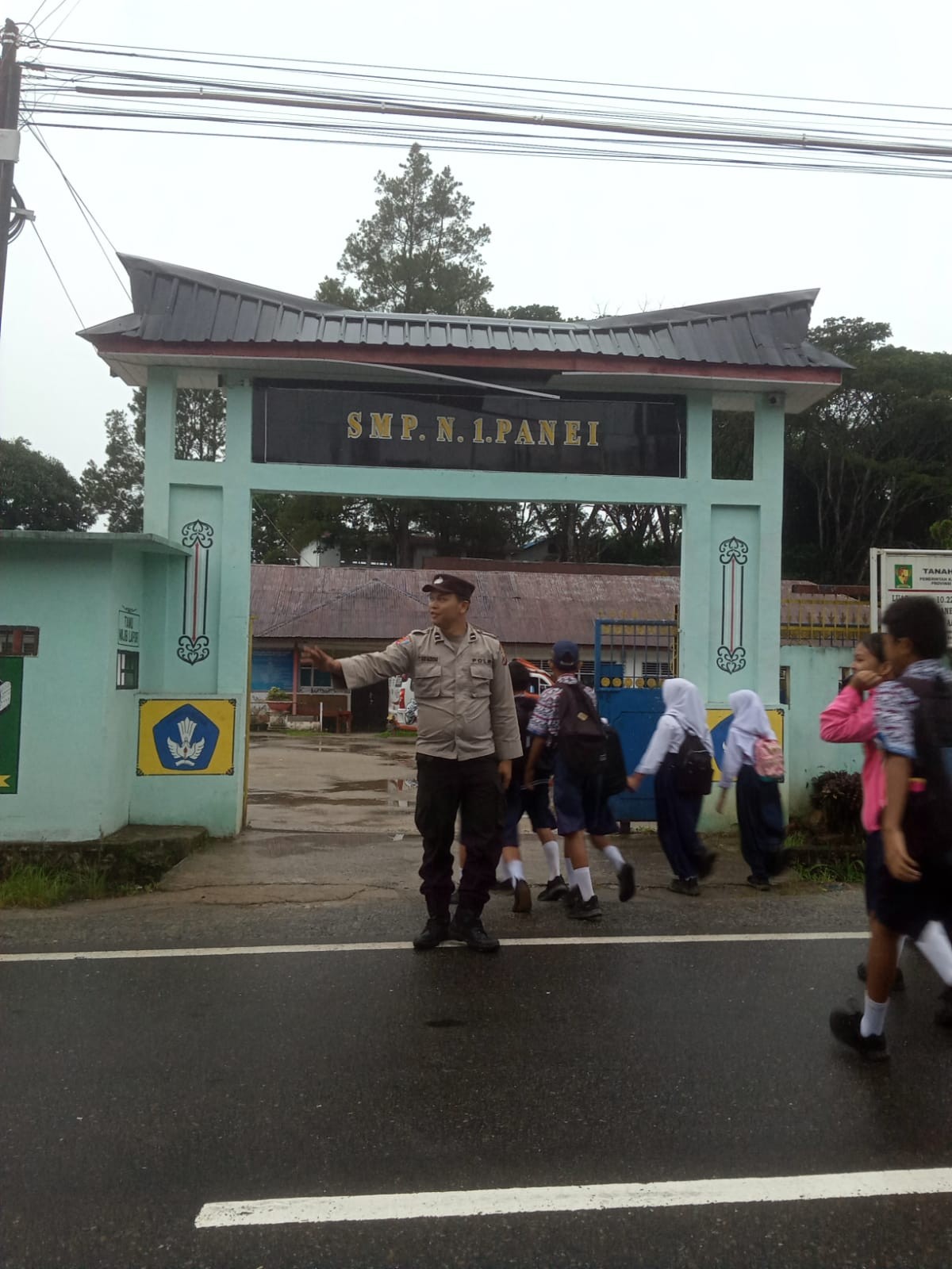 Polsek Panei Tongah Atur Arus Lalu Lintas di Jam Padat Pagi, Jamin Keselamatan Pelajar