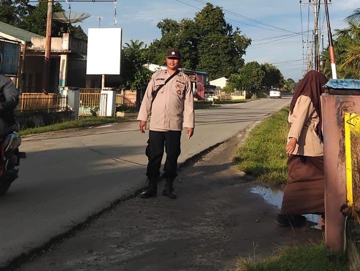 Polsek Bosar Maligas Gelar Strong Point di Titik Padat Pagi, Jamin Kelancaran Arus Lalu Lintas