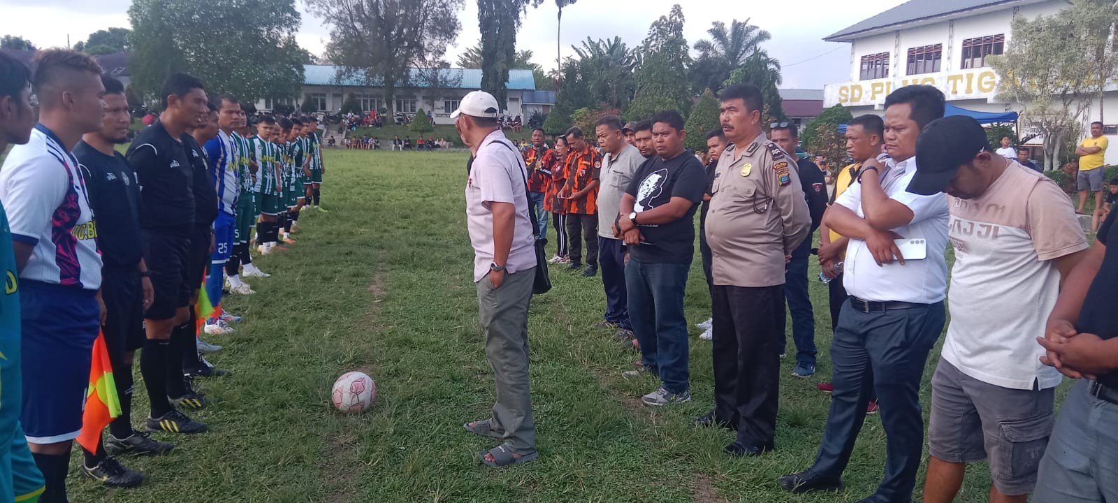 Polsek Balata Amankan Pertandingan Sepak Bola di Simalungun, Tekankan Sportivitas