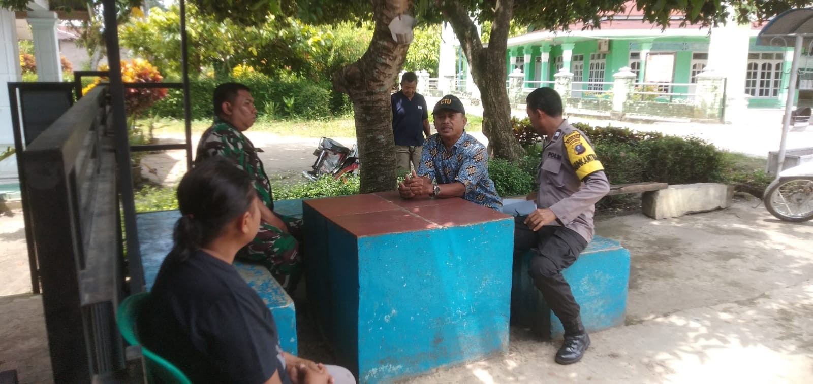 Bhabinkamtibmas Polres Simalungun Lakukan Kunjungan Sambang di Nagori Bukit Maraja untuk Jaga Kondus