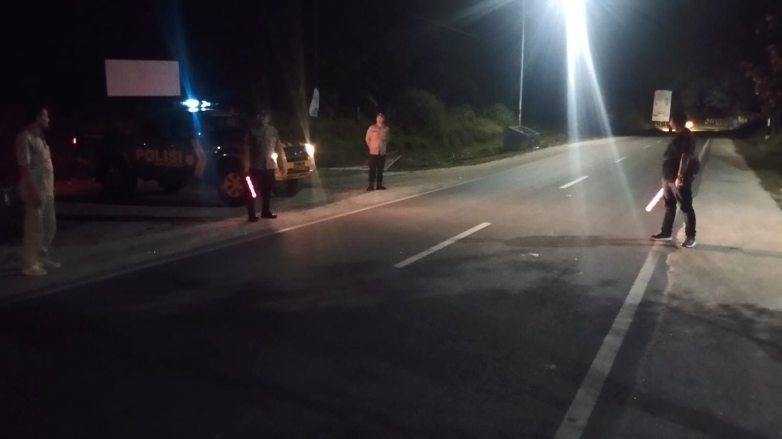 Pelaksanaan Blue Light Patrol oleh Polsek Tanah Jawa Cegah Balap Liar dan Tingkatkan Keamanan di Sim