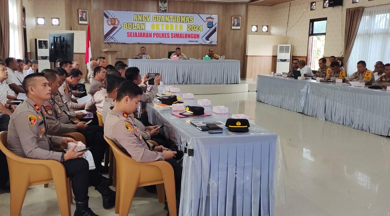 Kapolres Simalungun Gelar ANEV GUANTIBMAS, Bahas Evaluasi dan Strategi Keamanan Bulan Oktober 2024