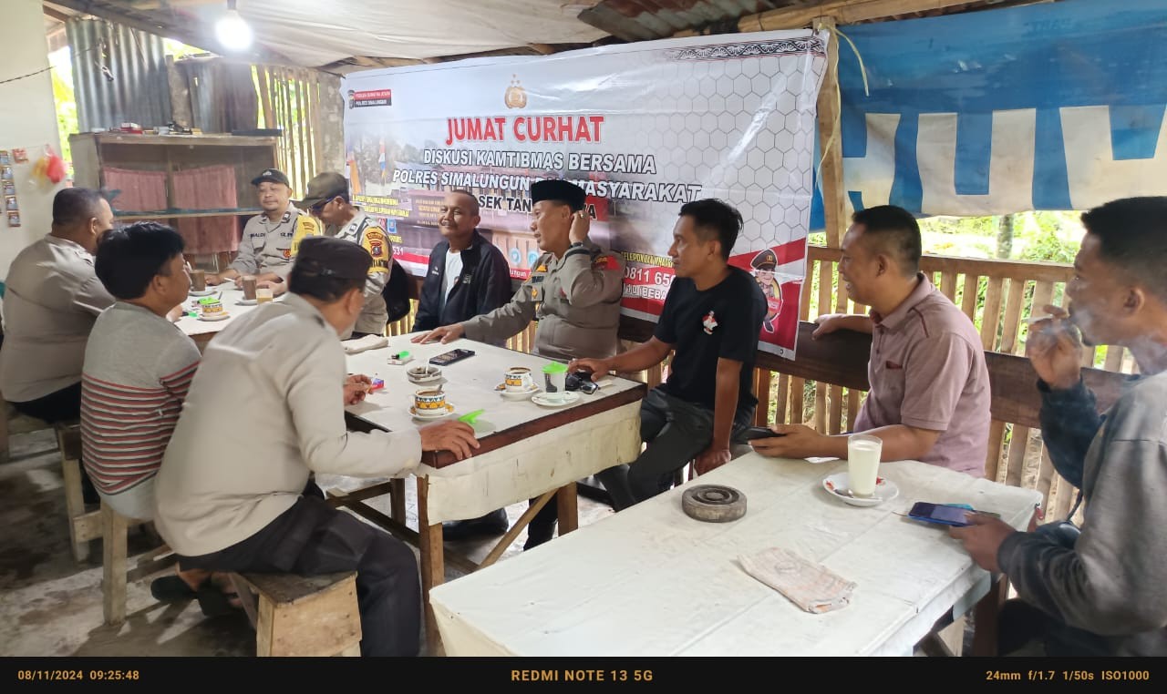 Polsek Tanah Jawa Gelar Jumat Curhat di Warung Kopi, Dengarkan Aspirasi Warga